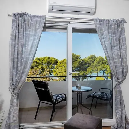 Apartment Ivana With Sea View - Pet Friendly *
