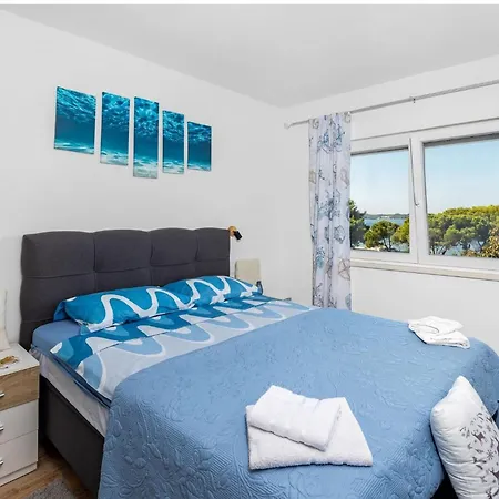 Apartment Ivana With Sea View - Pet Friendly Fazana