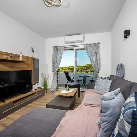 Ivana With Sea View - Pet Friendly Fazana