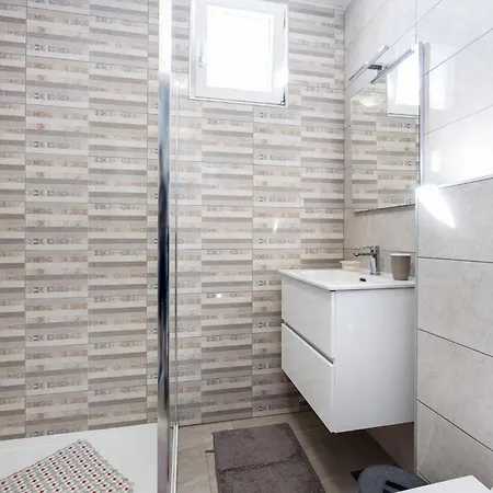 Ivana With Sea View - Pet Friendly Apartmán Fažana